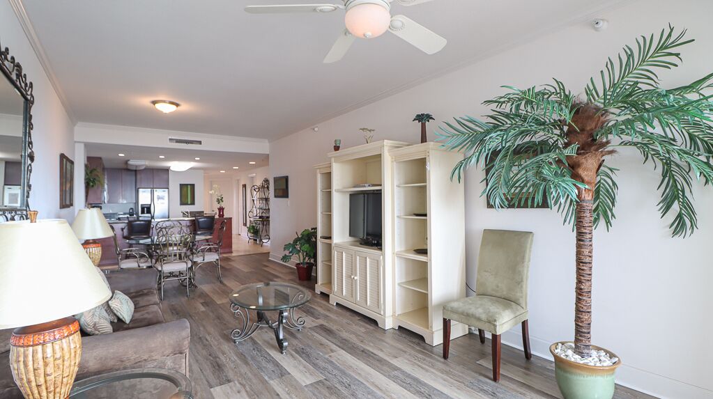 Beautiful 2 Bedroom / 2 Bathroom Condo Directly on the Beach SB-302