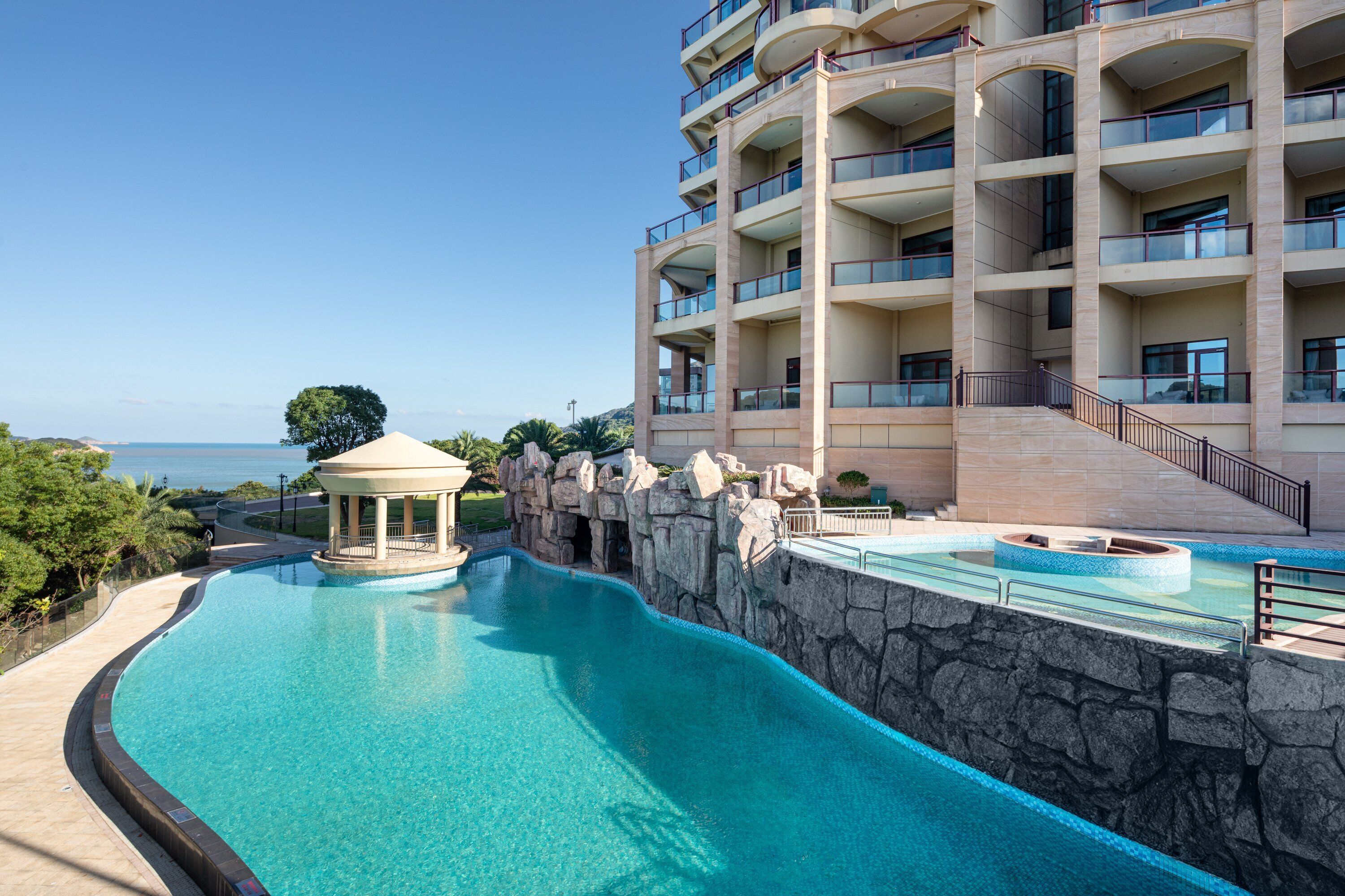 Indoor pool, seasonal outdoor pool