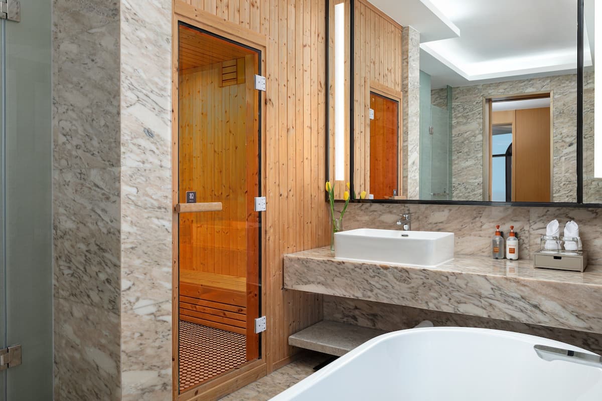 Suite (Panoramic) | 1 bedroom, premium bedding, memory-foam beds, minibar
