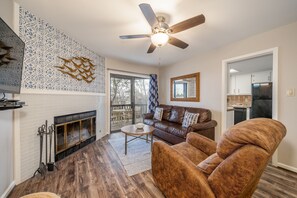 Smart TV, fireplace, DVD player, ping pong