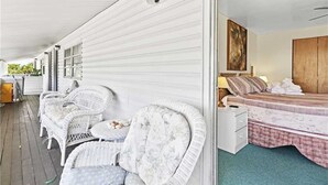 Casa, 1 cama King e sofá-cama, varanda, vista para o jardim | 1 quarto, Wi-Fi de cortesia
