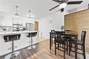 House, 2 Queen Beds, Patio, Ocean View | Private kitchen | Fridge, microwave, stovetop, dishwasher