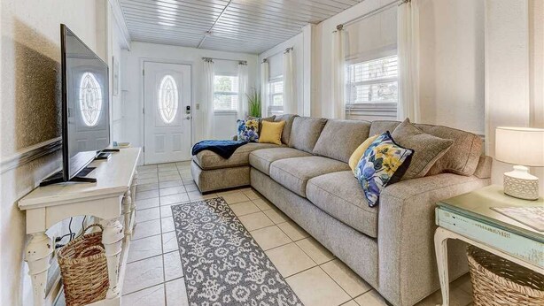 Maison, Plusieurs lits, patio | Salle de séjour | Téléviseur