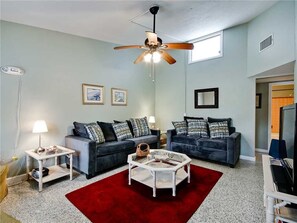 House, 1 Queen Bed with Sofa bed, Kitchen, Garden View | Living room