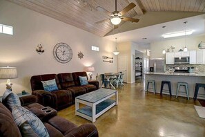 电视、DVD 播放器、办公室