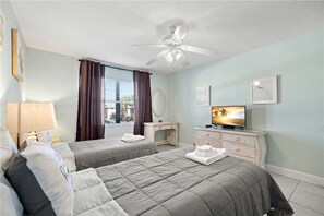 Room - Waves 19, 2 Bedroom, Sleeps 6, Corner Unit, 1104 sq. Ft., Heated Pool, Wifi (St. Pete Beach)