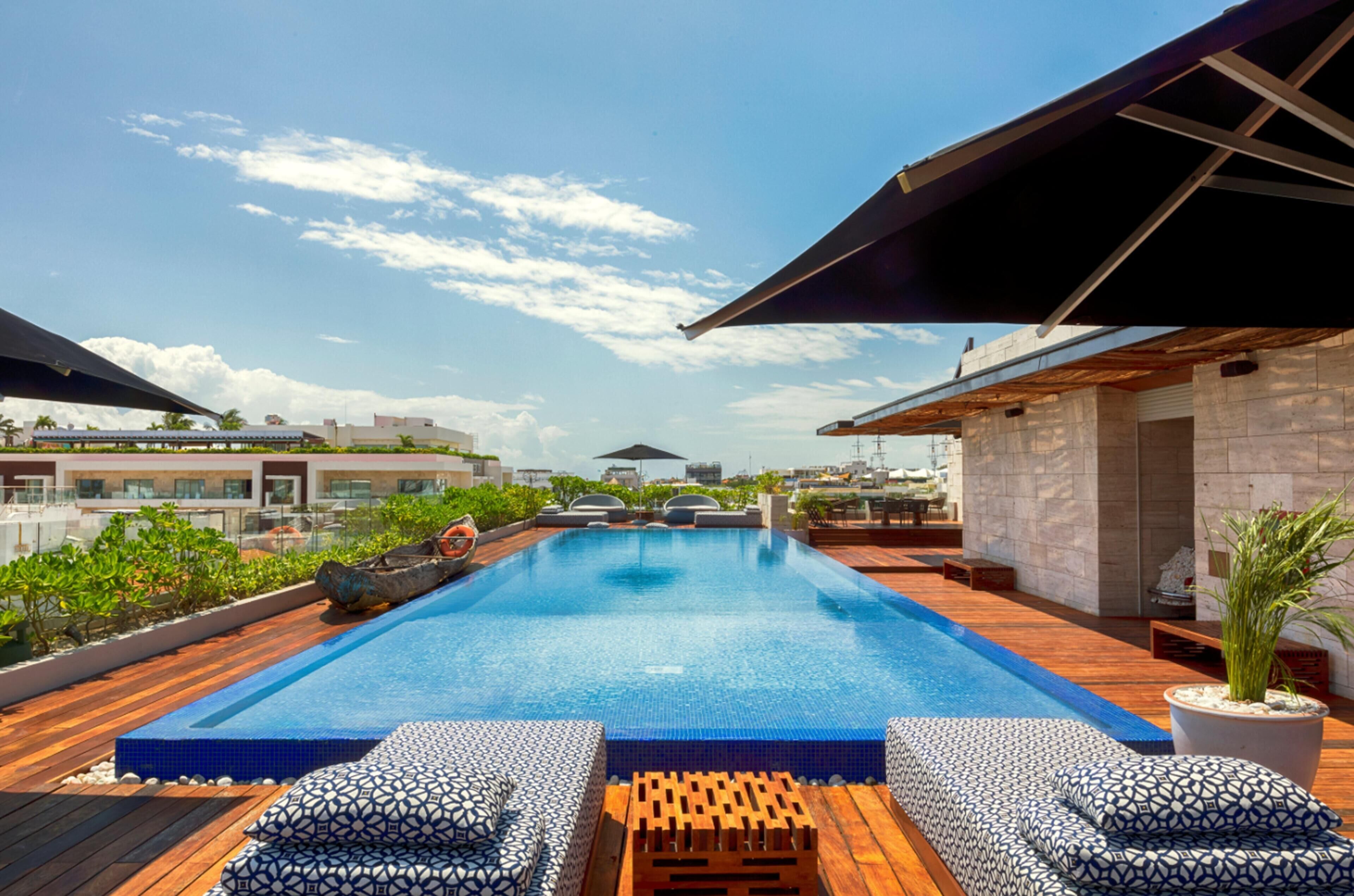 Außenpool, Liegestühle