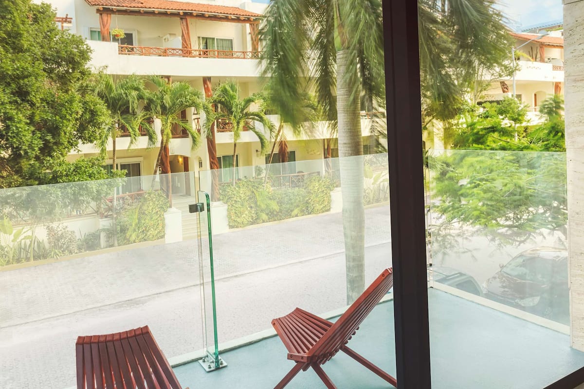 Superior Room, 1 King Bed | Premium bedding, minibar, in-room safe, individually decorated