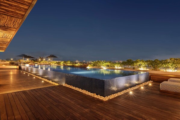 Outdoor pool, sun loungers