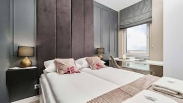 1 dormitorio, tabla de planchar con plancha, wifi y ropa de cama