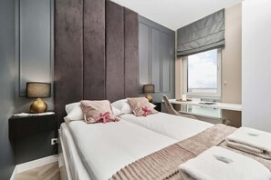 1 bedroom, iron/ironing board, WiFi, bed sheets - Architektów 6 Wrocław | Stylish Apartment with Balcony & Parking | Remote Work | (Wroclaw)