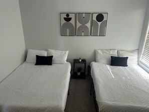 4 chambres, fer et planche à repasser, Wi-Fi, draps fournis