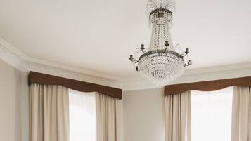 Executive-Suite, 1Â King-Bett, Nichtraucher (with Sofabed) | Hochwertige Bettwaren, Zimmersafe, individuell dekoriert