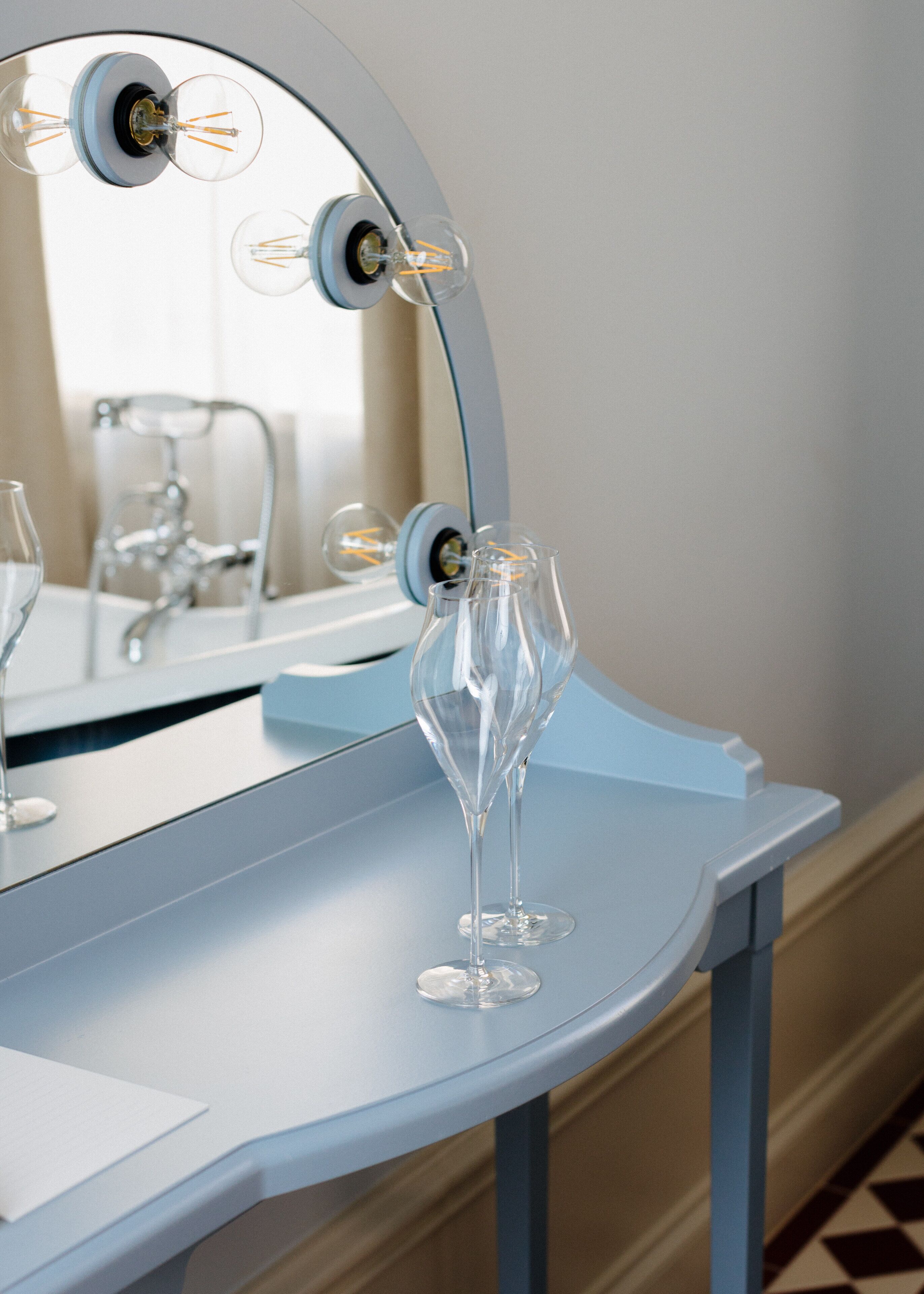 executive suite, 1 king bed, non smoking (with sofabed) | 1 bedroom, premium bedding, in-room safe, individually decorated