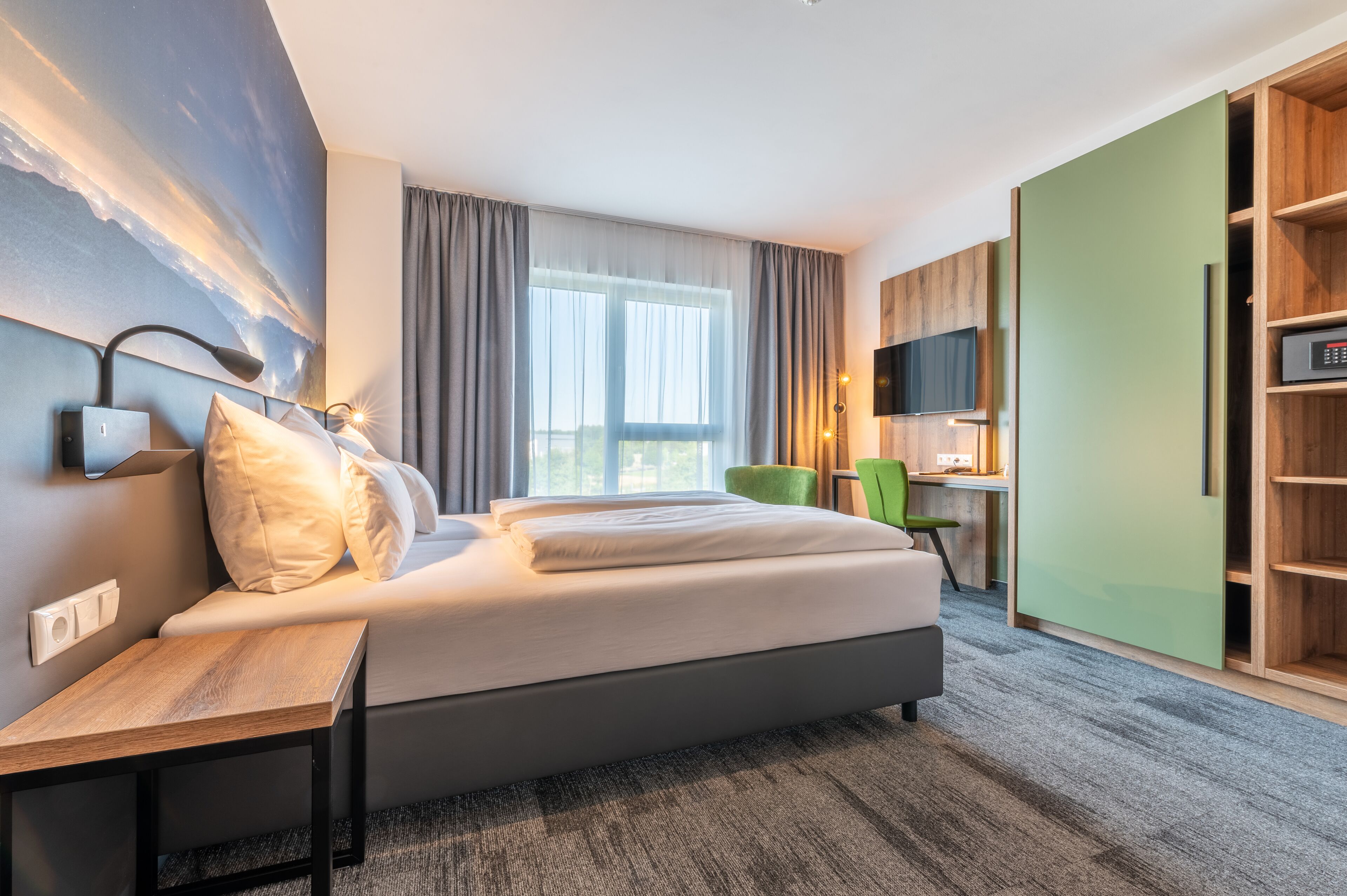 in-room safe, desk, laptop workspace, blackout curtains