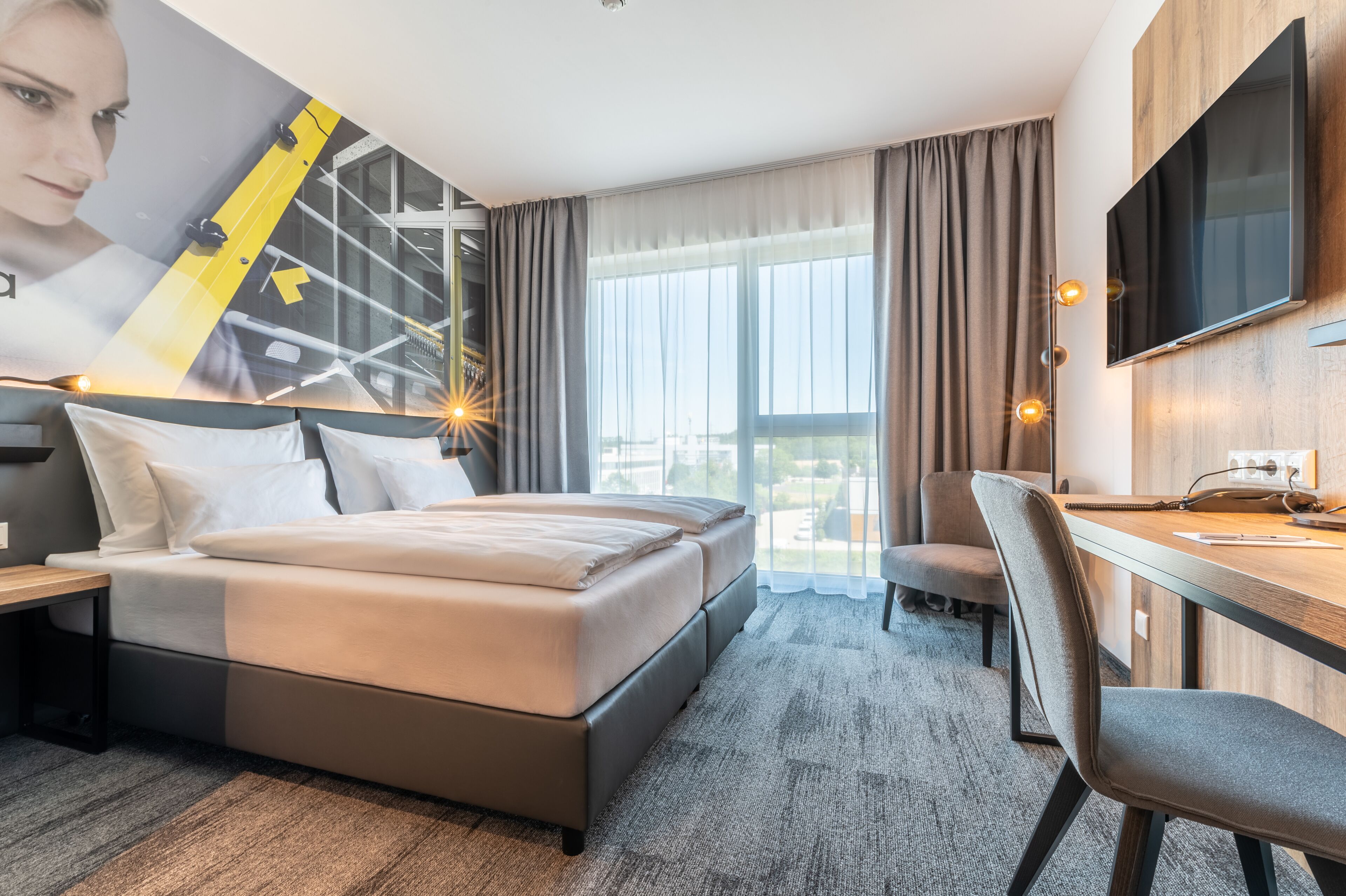 in-room safe, desk, laptop workspace, blackout curtains