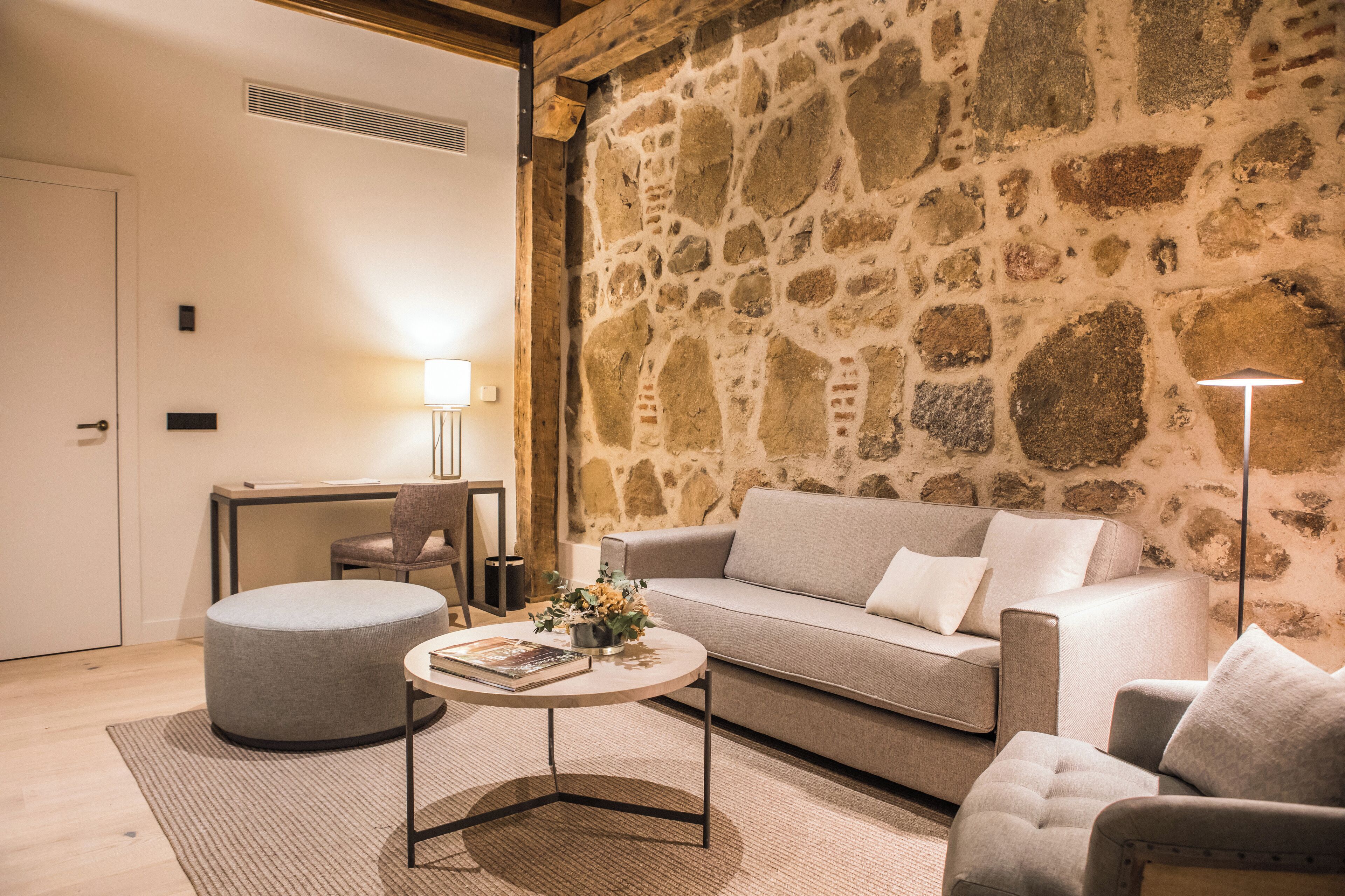 Deluxe Suite | Woonruimte | Een smart-tv