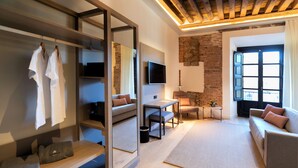 Premium Room | Egyptian cotton sheets, premium bedding, down comforters, pillowtop beds - Sofraga Palacio (Ávila)