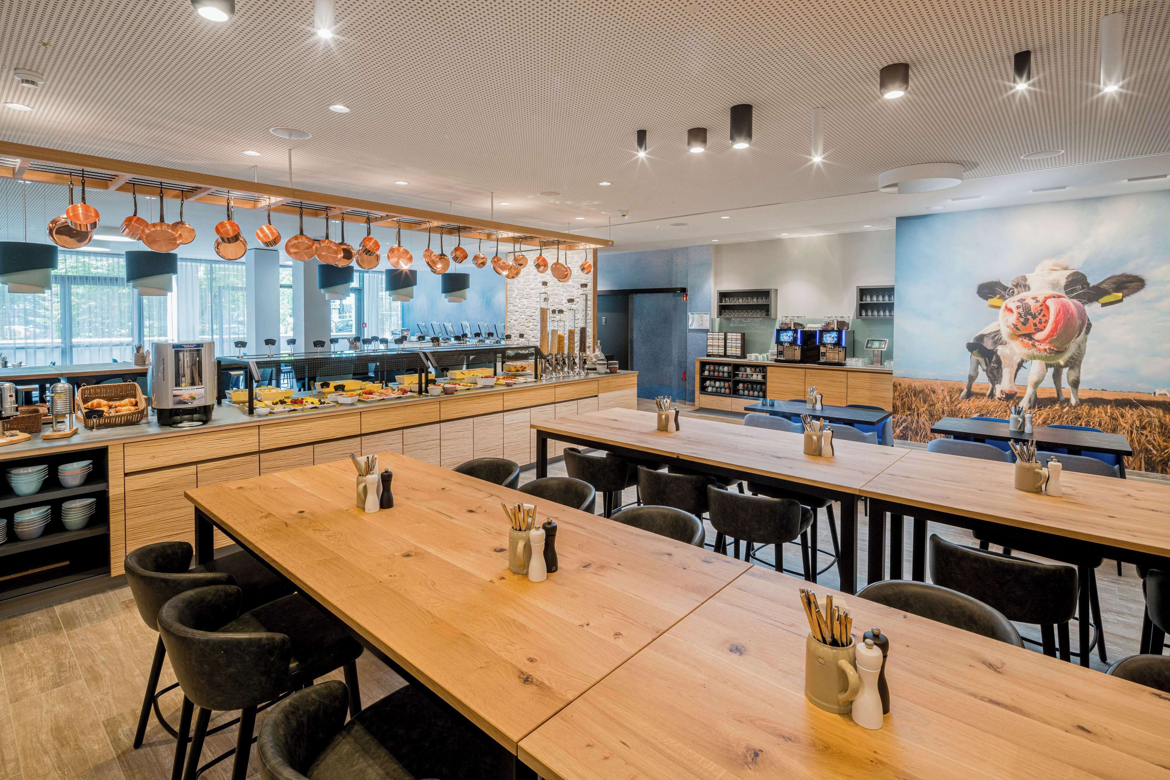 daily buffet breakfast (eur 20 per person)