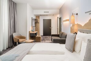 Literie hypoallergénique, coffres-forts dans les chambres, bureau