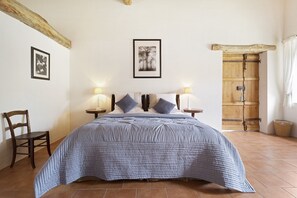 2 bedrooms, iron/ironing board, travel crib, free WiFi