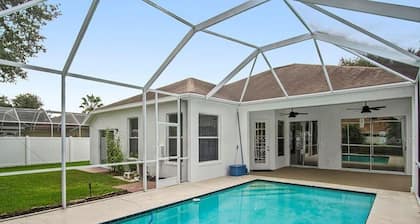 3 bedroom 2 bath Ranch with pool