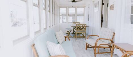 TV connectée, jeux vidéo, livres, médiathèque