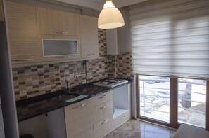 Deluxe Apartment | Private kitchen | Fridge, oven, stovetop, eco-friendly cleaning products - Fi Suite Hotel (Trabzon)