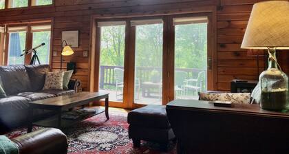 Twin Ponds ~ Private Peaceful Retreat! Sleeps 10