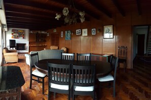 Interni