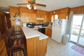 Refrigerador, horno, parrilla de estufa y lavavajillas 