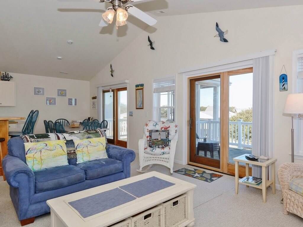 تلفزيون، مدفأة، مشغل دي في دي، تنس طاولة