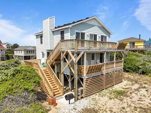 Exterior - Desi's Delight is a perfect home for your beach getaway! (South Nags Head)