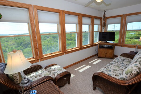 Living area - A direct beach path across the street, so no long walks to the beach! (South Nags Head)