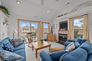 テレビ、DVD プレーヤー、書庫、ステレオ