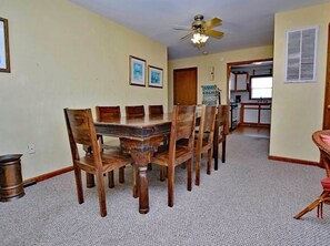 Dining - Perched atop the dune and great ocean views! (Kill Devil Hills)