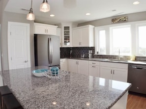 Fridge, microwave, oven, stovetop - Charming Outer Banks Home (Kill Devil Hills)