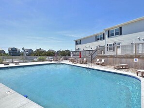 Pool - This cozy townhome has everything you need for an enjoyable and relaxing Outer Banks vacation. (Nags Head)