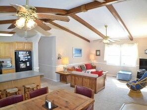 Flat-screen TV, DVD player, stereo