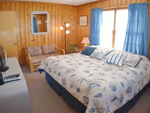 4 bedrooms, free WiFi, bed sheets - If you are looking for a rustic oceanfront beach home with fabulous ocean views, you have found it. (South Nags Head)
