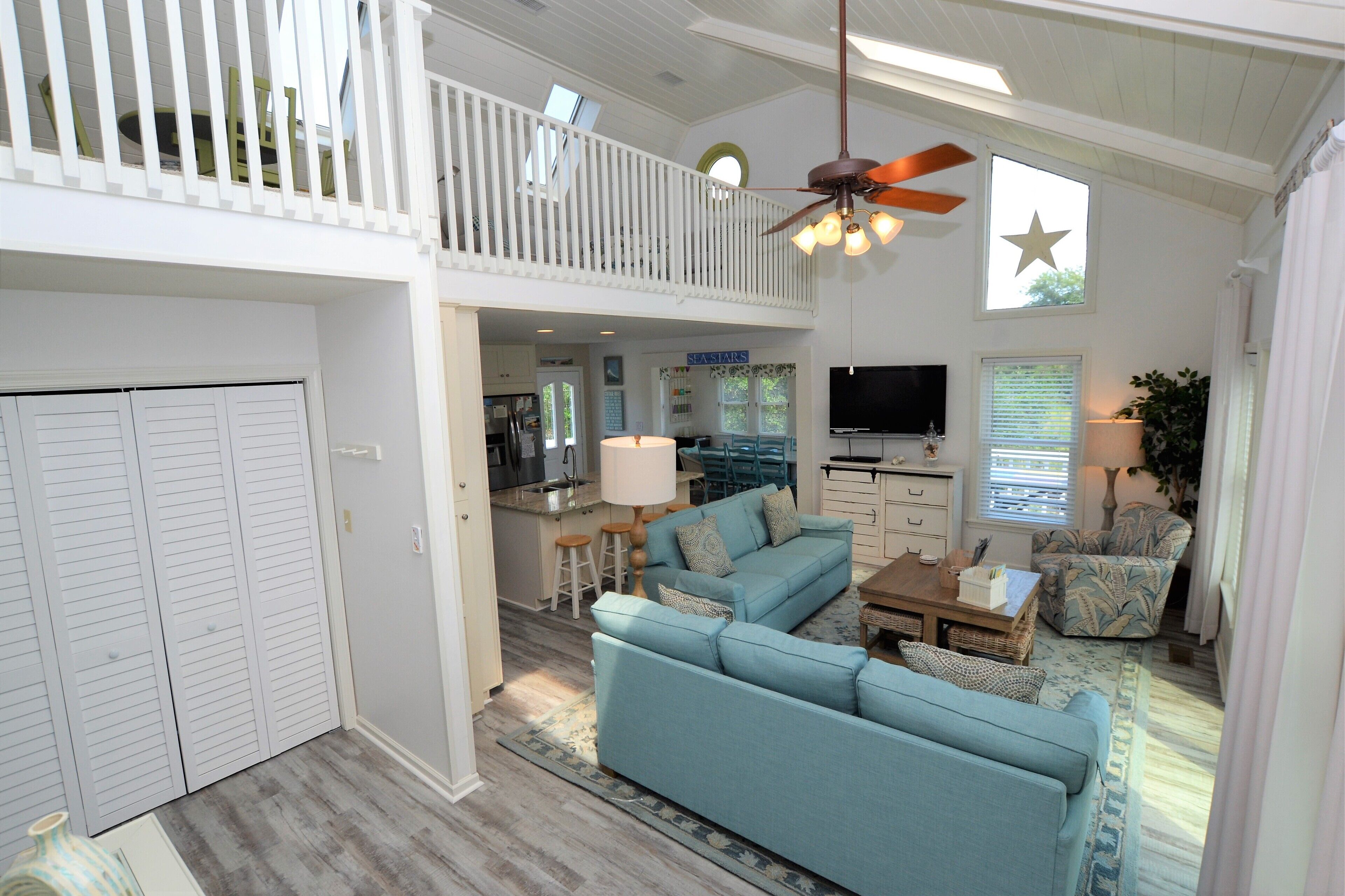 DVD-Player, Bücher, Videothek