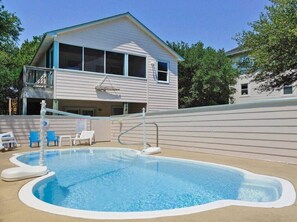 Pool - Beached And Lovin' It has many features that will surely enhance your vacation experience (Corolla)