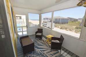 TV, DVD player, books, stereo - Listen to the waves break and look for dolphins right from your screened-in porch! (South Nags Head)