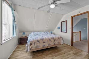 4 bedrooms, free WiFi, bed sheets - Directly on the beach with wonderful views of the ocean. (South Nags Head)