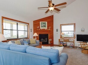 TV, DVD player - Great ocean views at 2nd row prices are all yours at A Bright Spot! (Corolla)