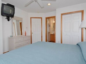 5 bedrooms, free WiFi, bed sheets - Panoramic ocean and sound views and only 75 yards to the beach! (Nags Head)