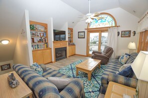 Tv, bøger, videobibliotek, stereoanlæg