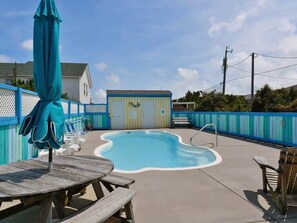 Pool - Private pool with direct Beach Access (Kill Devil Hills)
