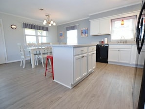 Fridge, dishwasher