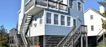 Located in a calm community in South Nags Head, it is the perfect family getaway.